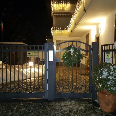 B&B Marge Oltrona di San Mamette ภายนอก รูปภาพ