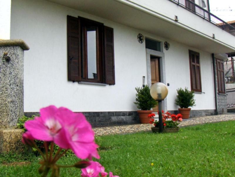 B&B Marge Oltrona di San Mamette ภายนอก รูปภาพ